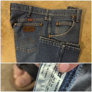 Wrangler Men's Classic Indigo Relaxed Jeans